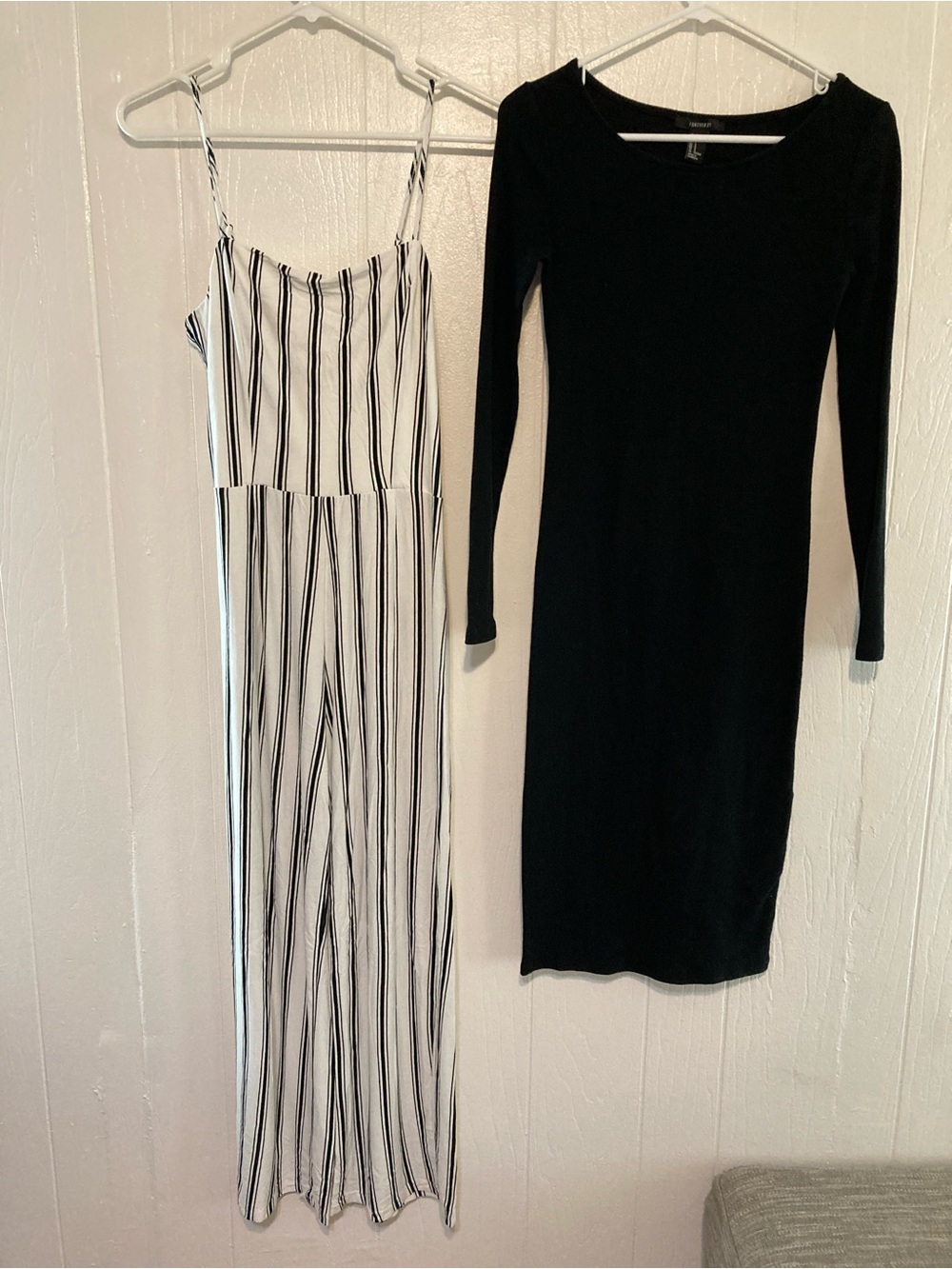 🔥 Bundle of 12 all in size S,: 8 dresses, 2 tops, 1 jumpsuit, 1 skirt.